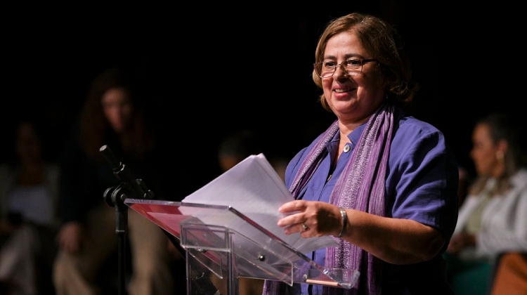 Ministra das Mulheres confirma lei de igualdade salarial: “Nada mais justo”