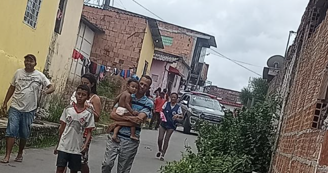 Em plena luz do dia: jovem é surpreendido e metralhado no Mutirão; veja imagens
