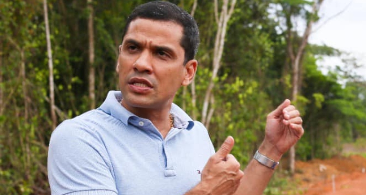 Prefeito Junior Leite quer gastar mais de R$ 4 milhões com aluguel de veículos em Maués