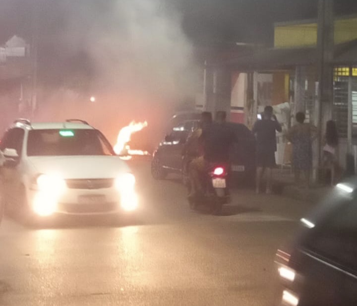 ‘Alterou no Iranduba’: após m0rte e guerra entre facções, carro pega fogo com 4 pessoas dentro; veja