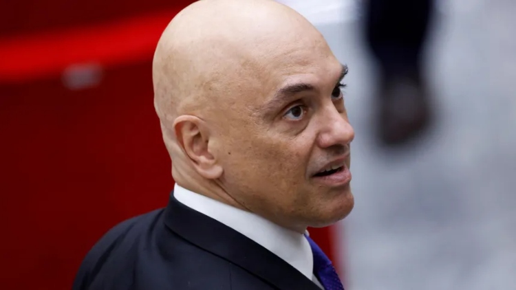 Moraes defende que redes sociais sejam classificadas como empresas de comunicação