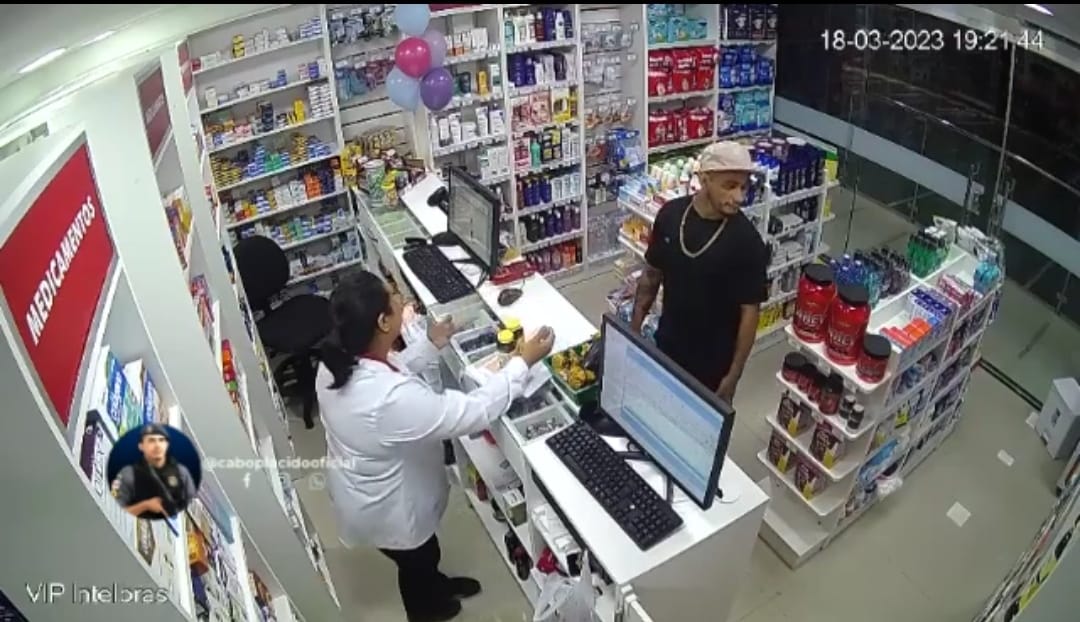 Bandido ousado assalta drogaria no bairro Alvorada, em Manaus; veja vídeo