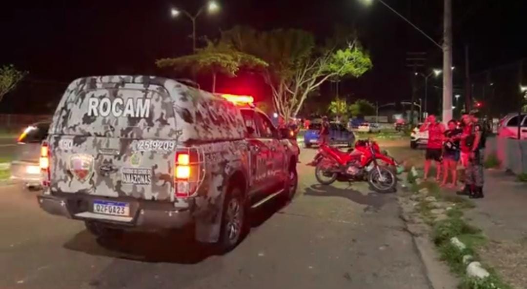 Três pessoas ficam gravemente feridas em acidente de moto na Cidade Nova, em Manaus