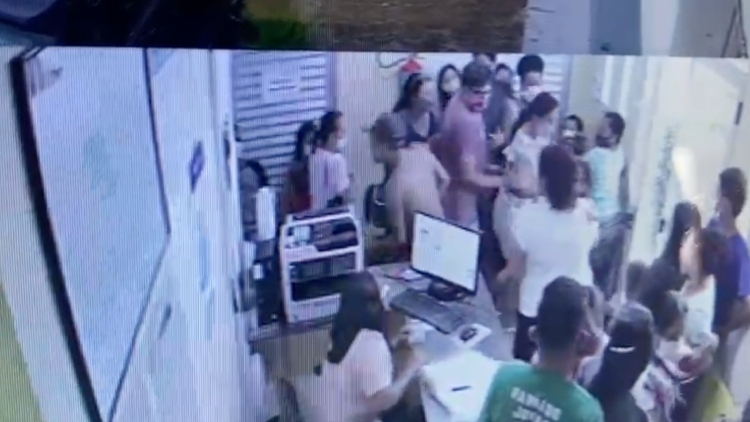 Bandido invade UBS e faz mulher refém para não ser preso em Manaus; veja vídeo