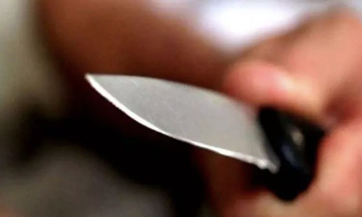 Homem fica com faca cravada no rosto após ataque no interior do Amazonas