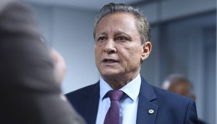 Adjuto Afonso reforça na Aleam discurso do senador Omaz Aziz para criação da Polícia Hidroviária no Amazonas