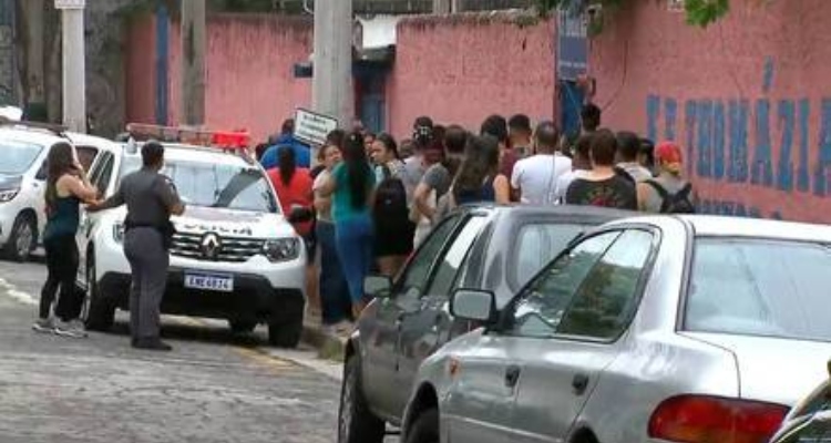 URGENTE: aluno esfaqueia professores e colegas em colégio estadual de SP; veja vídeo