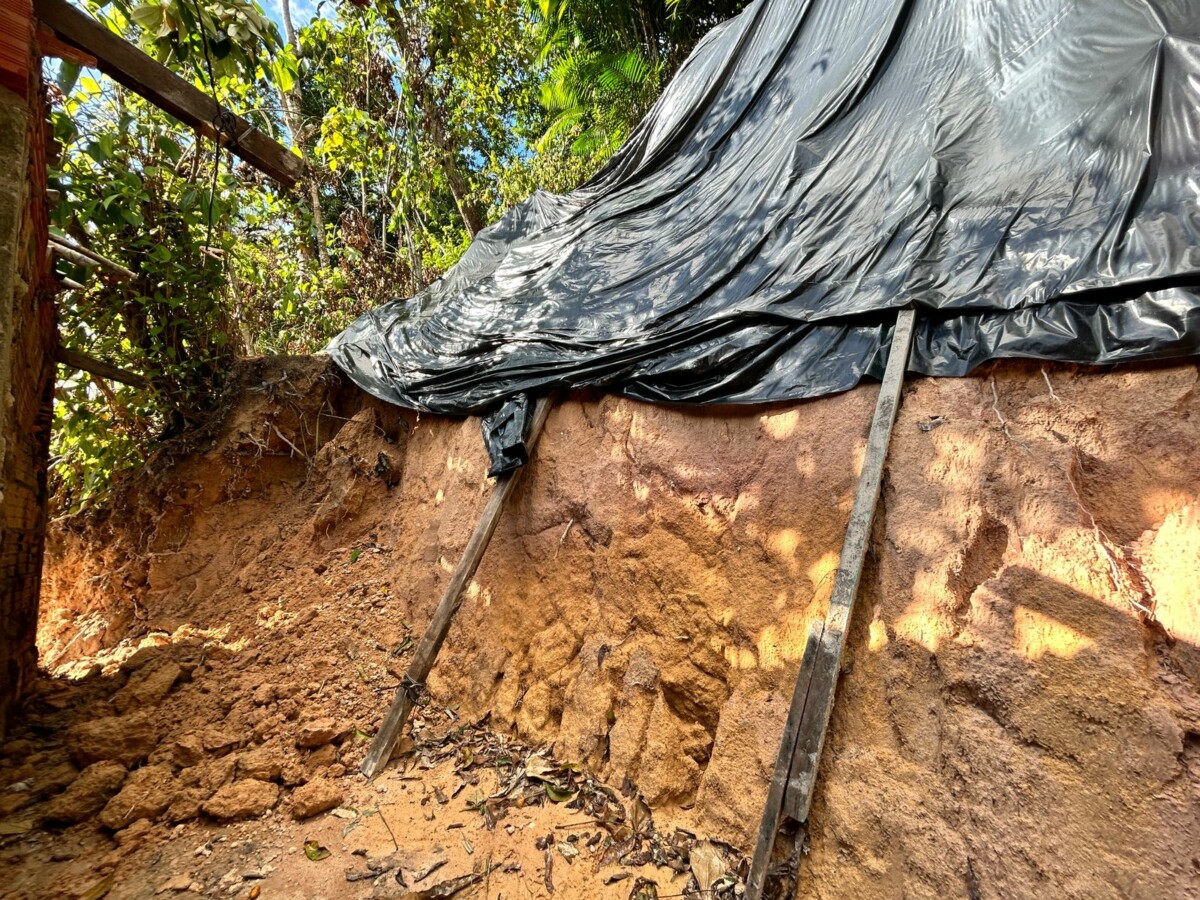 Ponte e barranco podem desabar a qualquer momento na zona Norte de Manaus