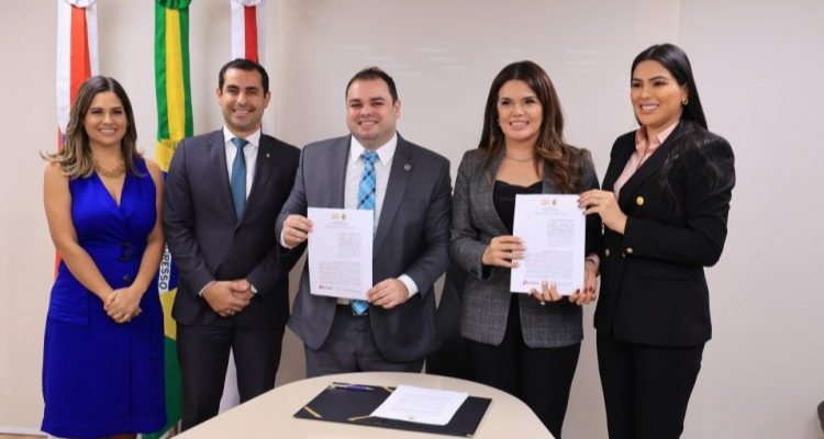 Deputado Roberto Cidade e Defensor Público-Geral Ricardo Paiva fortalecem proteção às mulheres