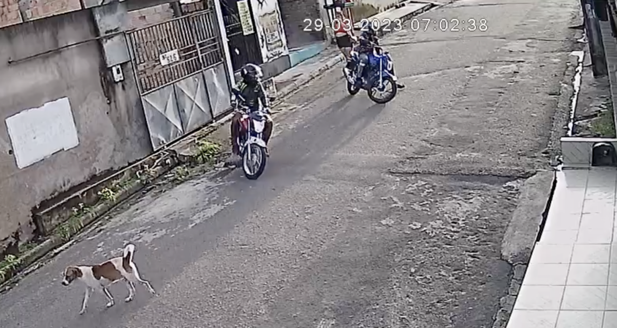Alerta: Motoqueiros causam pânico no bairro Monte das Oliveiras; veja vídeo