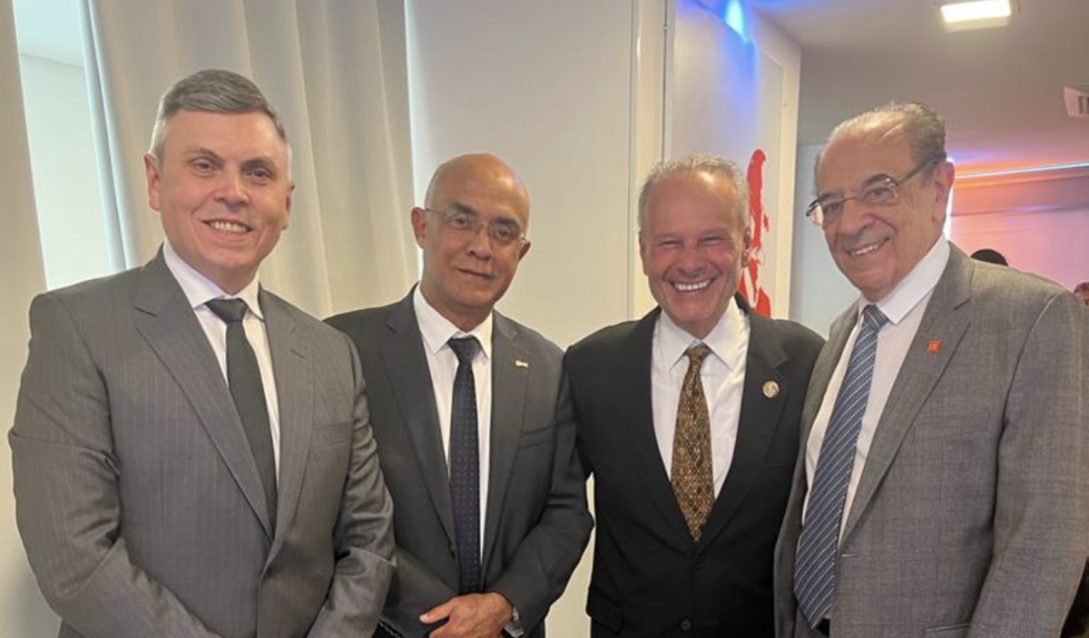 Vice-presidente do IRB, conselheiro do TCE-AM participa de acordo firmado com Agência dos Estados Unidos