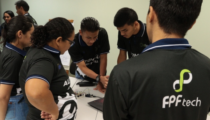 Escola Tecnológica de Manaus oferta 34 vagas em curso de reparação de placas eletrônicas; saiba mais