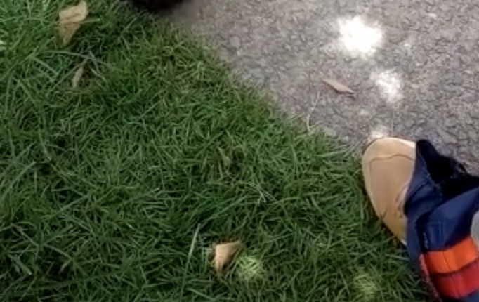Homem é desovado em frente ao SPA do Galileia, em Manaus; veja vídeo