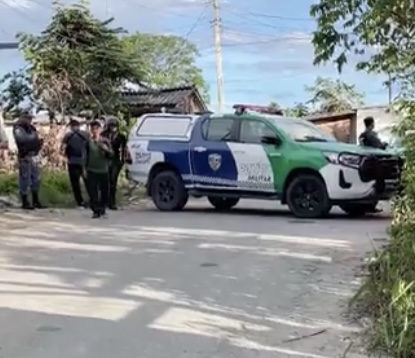 Urgente: bandidos jogam granada contra policiais no Colônia Antônio Aleixo; veja