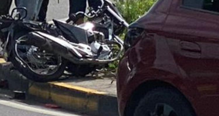 Urgente: motociclista é arremessado em acidente e fica ferido na Avenida das Torres; veja