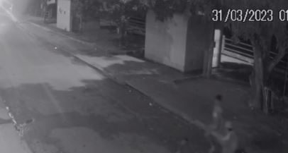 Jovem é assassinado com várias facad4s no tórax, em Maués; veja vídeo