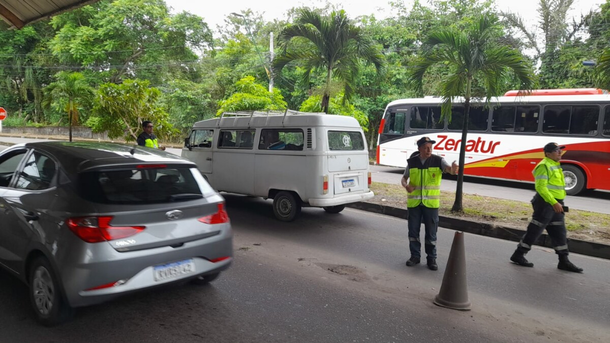 Prefeitura faz operação para fiscalizar transporte público de Manaus