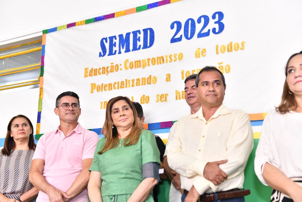 Prefeitura de Manaus entrega à comunidade do bairro Crespo a 302ª escola revitalizada