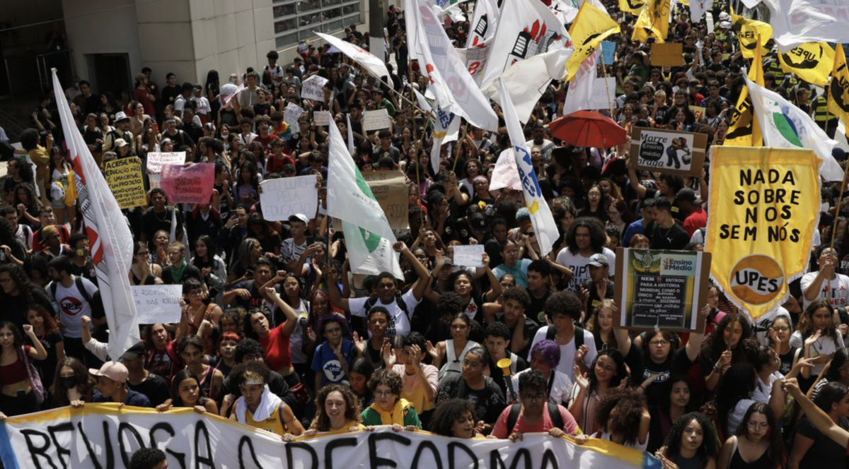 Entidades ligadas à educação aprovam suspensão do novo ensino médio