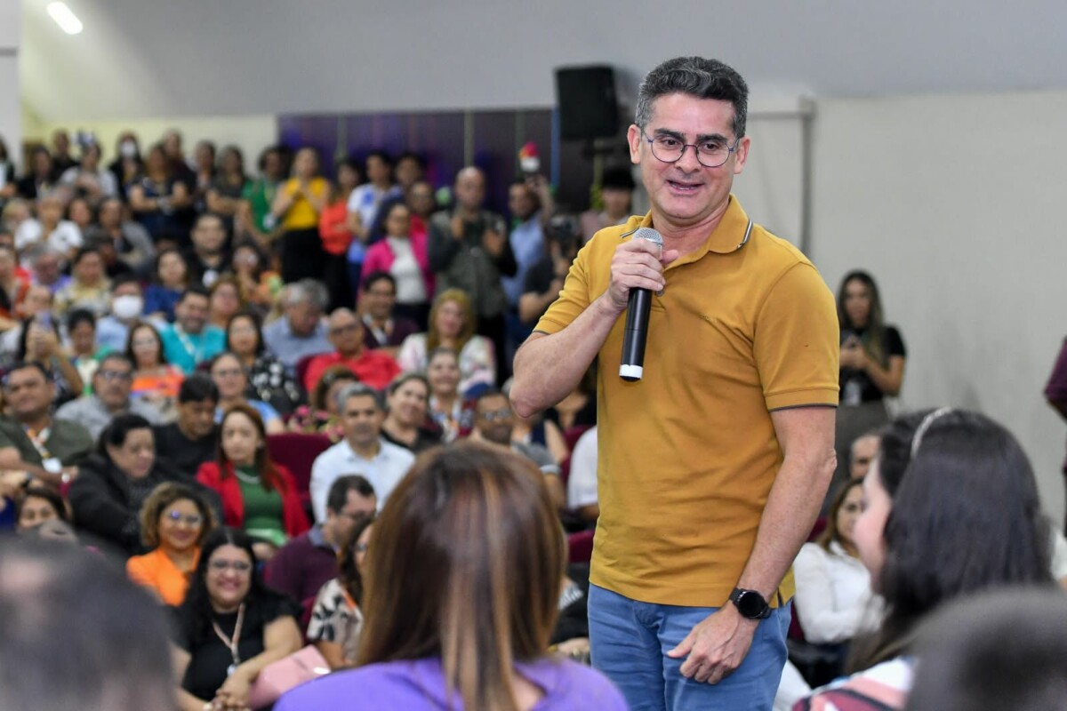 Pesquisa aponta David Almeida na liderança rumo à reeleição e gestão com aprovação acima dos 70%