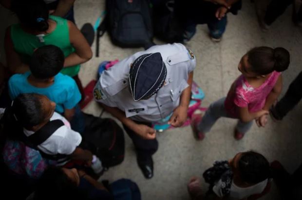 Mais de 60 escolas vulneráveis do DF receberão ação contra atentados