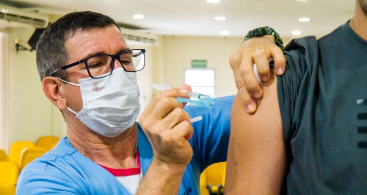 Prefeitura de Manaus oferta 75 pontos de imunização contra a Covid-19 nesta semana