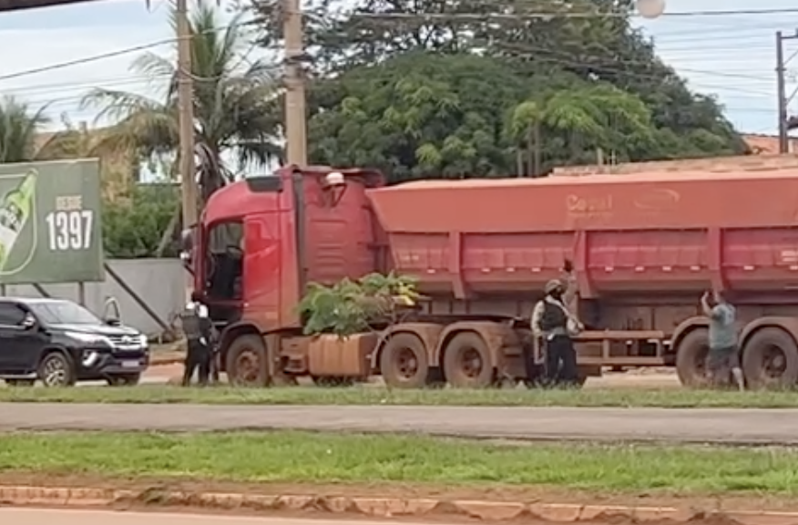 Exclusivo: homens fortemente armados invadem e assaltam a empresa Brink’s, em Confresa; veja vídeos