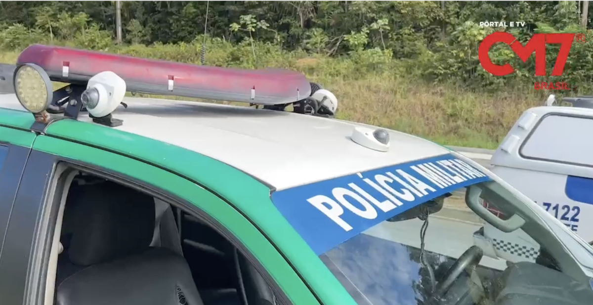 Urgente: corpo com sinais de tortura é desovado em matagal no Cidade de Deus; veja vídeo