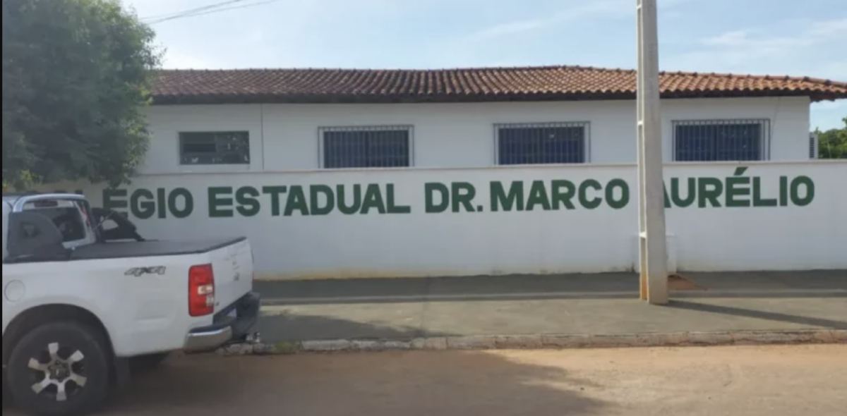 Urgente: adolescente de 13 anos esfaqueia três colegas de classe durante ataque em escola pública