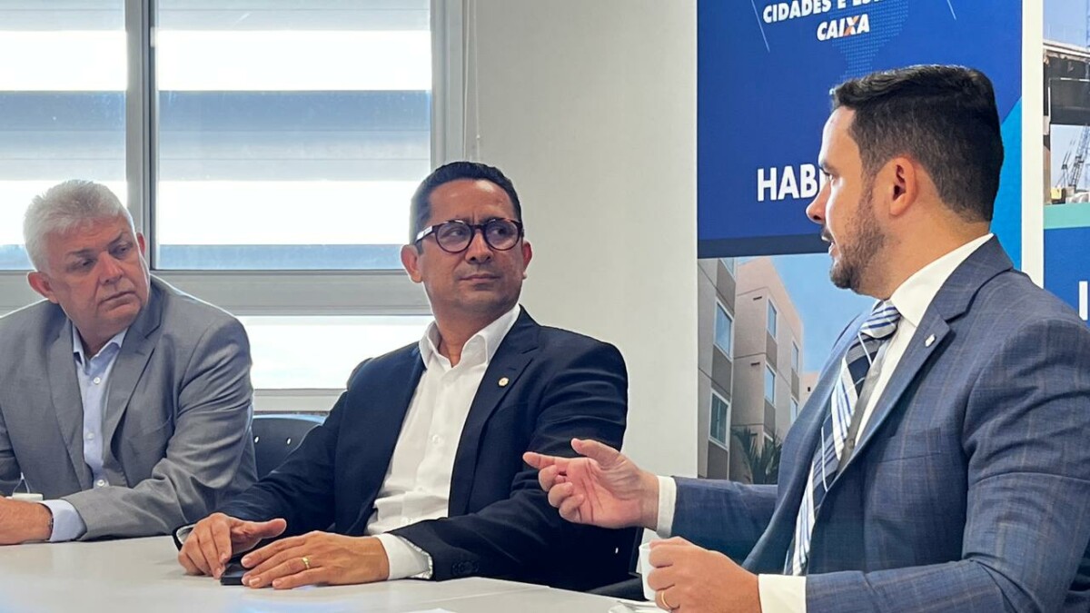 Capitão Alberto Neto e Daniel Almeida participam de reunião com a Caixa Econômica e solicitam novas agências para o Amazonas