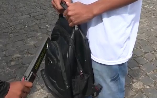 Justiça autoriza detectores de metais em escolas públicas e particulares de Manaus