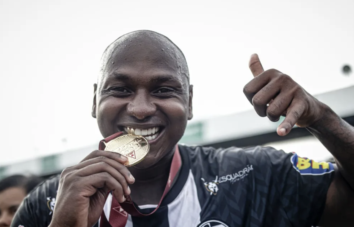 Ex-clube de Walter e Maikon Leite, Amazonas negocia com Sassá para Série C 2023