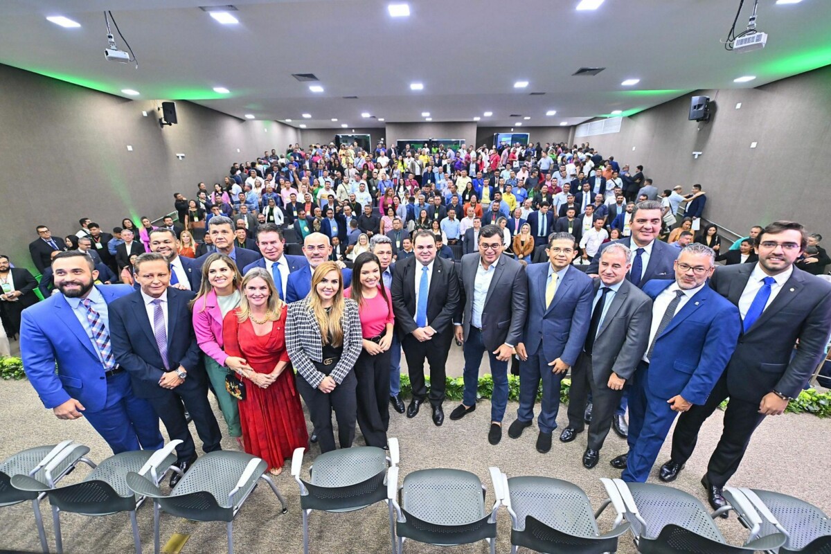 Conselheiro-ouvidor do TCE-AM participa de abertura do Feclam 2023, na Aleam