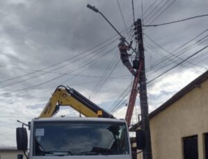 Seis bairros de Manaus ficam sem energia nesta segunda-feira (24); confira