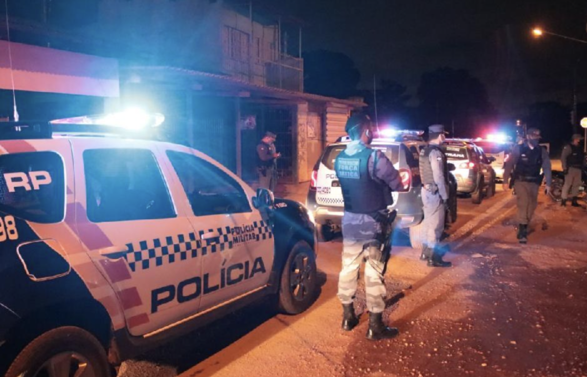 Homem tenta mat4r esposa a facad4s após ela se recusar a ter relações com ele