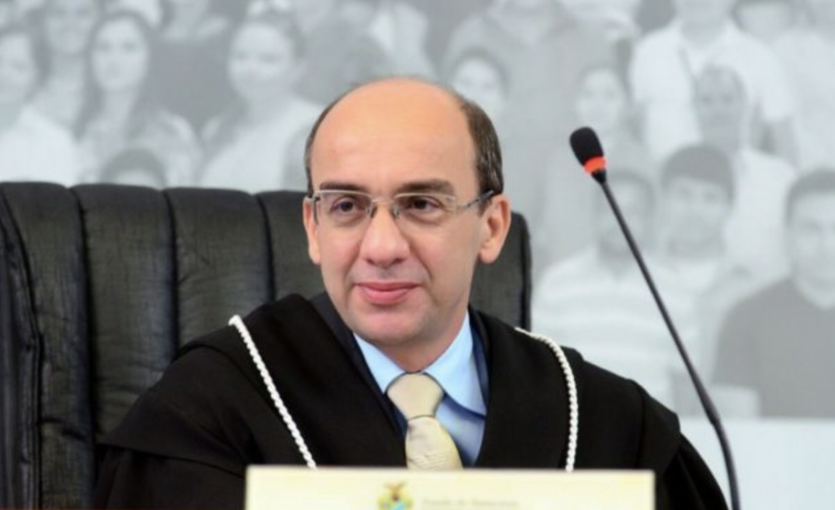 Presidente do TCE suspende processo seletivo realizado pela Prefeitura de Anori