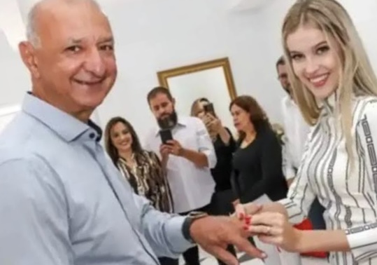 Filha do prefeito que casou com menina de 16 anos defende a nova madrastra: “Quanto mais o povo comenta, mais a gente fica pop”