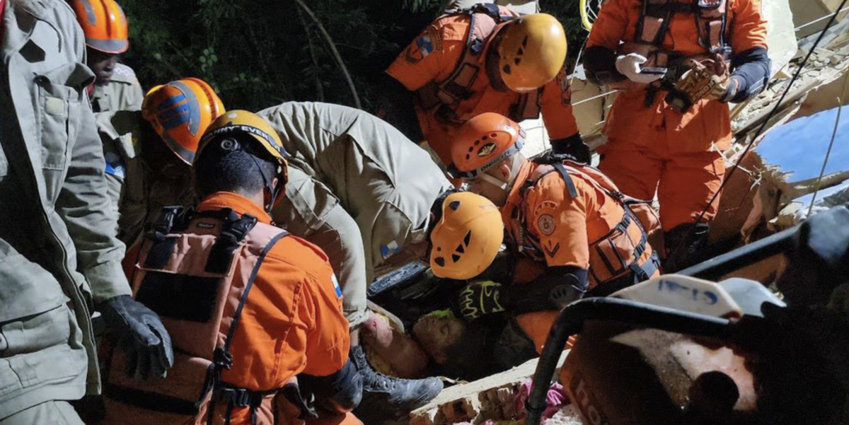 Tragédia: prédio desaba e deixa pelo menos um mort0 e cinco ferid0s