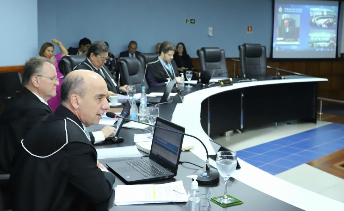 TCE-AM julga contas irregulares e multa ex-gestora do SPA Danilo Corrêa