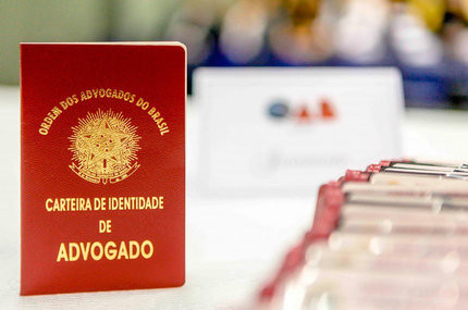 Câmara aprova projeto que prevê suspensão da OAB de advogados acusados de assédio