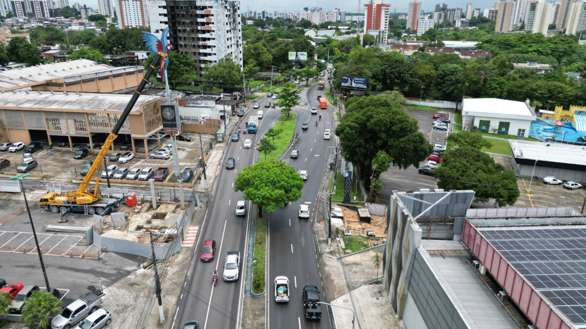 Prefeitura inicia alargamento da avenida Ephigênio Salles em período noturno