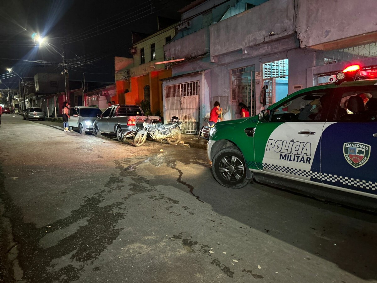 Urgente: homem é esfaquead0 pelo vizinho durante briga no Novo Aleixo