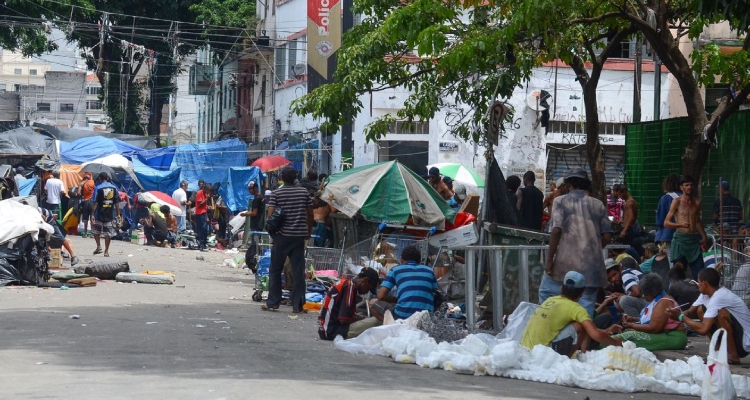‘Pequenas Cracolândias’ se empalham pelo centro de São Paulo e deixam moradores aterrorizados