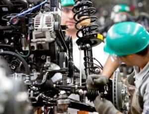 Produção da indústria brasileira cresce em março, mas fecha primeiro trimestre estagnada