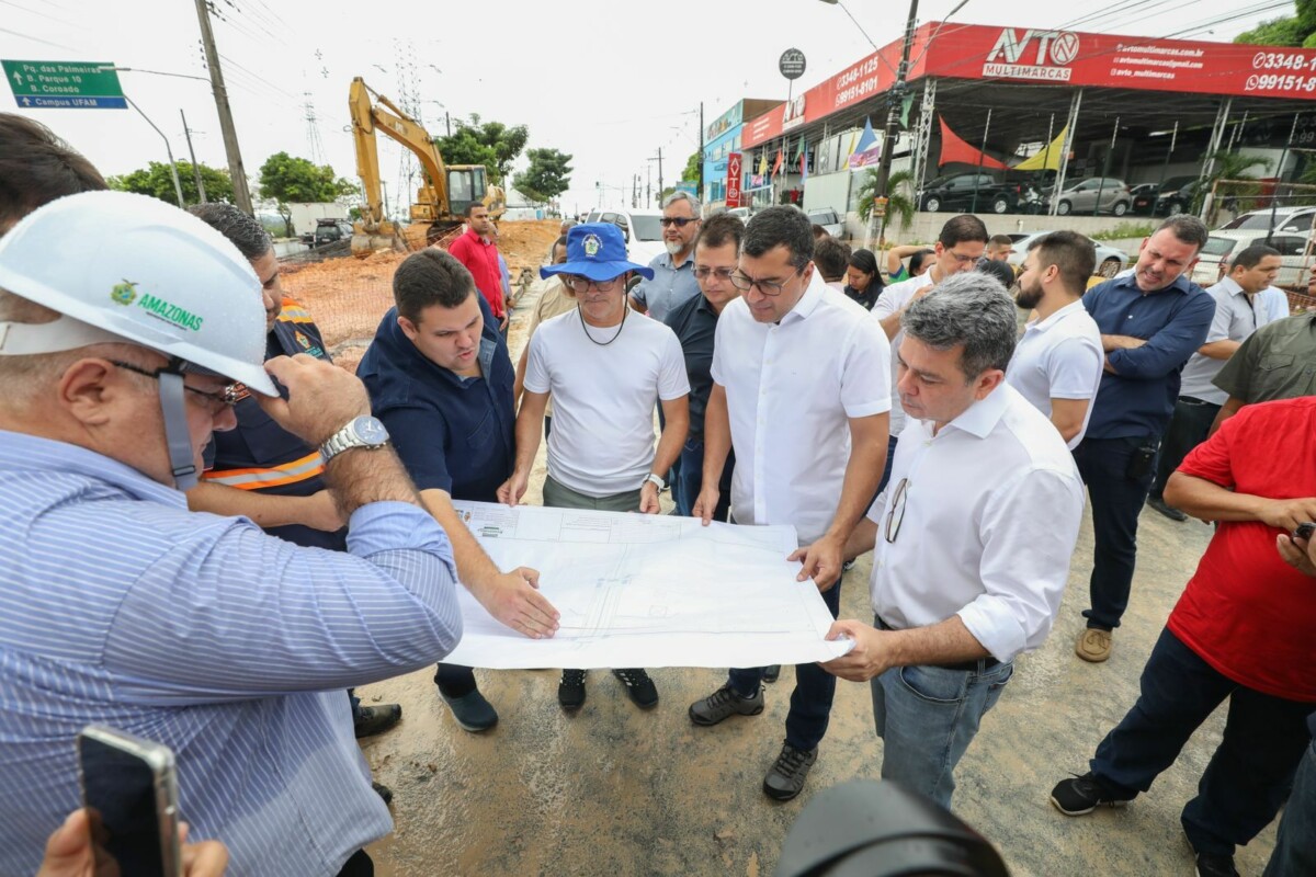 Governador Wilson Lima e prefeito David Almeida vistoriam obras do complexo viário na avenida das Torres