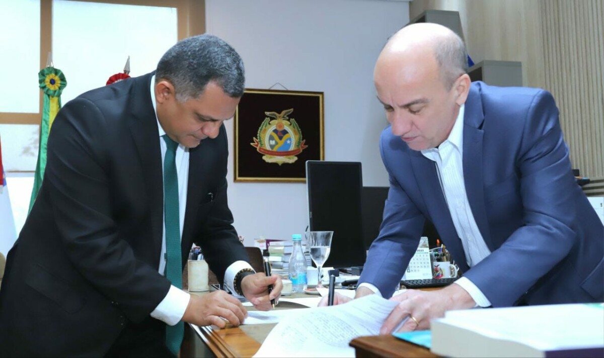 TCE-AM, MPE-AM e MPF firmam acordo  para troca de informações de dados