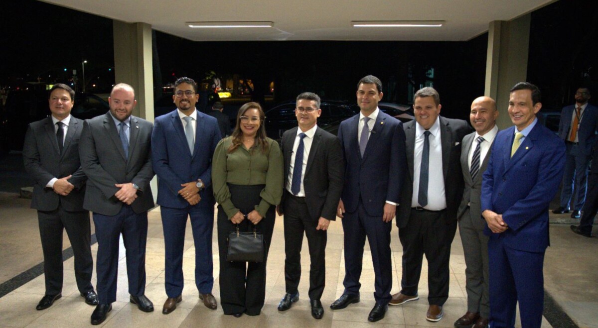 Prefeito retorna de Brasília com garantia de R$ 600 milhões em investimentos e apoio federal para atender famílias carentes