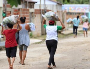 Manaus é a capital da região norte com mais famílias beneficiárias pelo Bolsa Família Amazonas