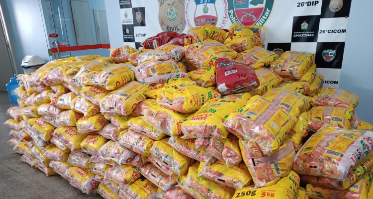 Vigia e mecânico ajudaram a roubar duas toneladas de café em Manaus; veja vídeo