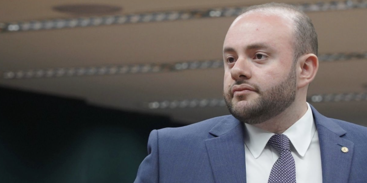 Deputado vai entrar em contato com a embaixada da Alemanha para extraditar e prender estupr4dor que morava no AM